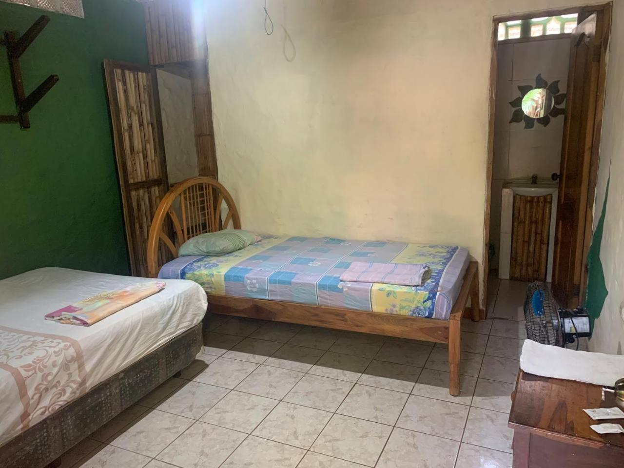 מונטניטה Hostal Mamacucha מראה חיצוני תמונה