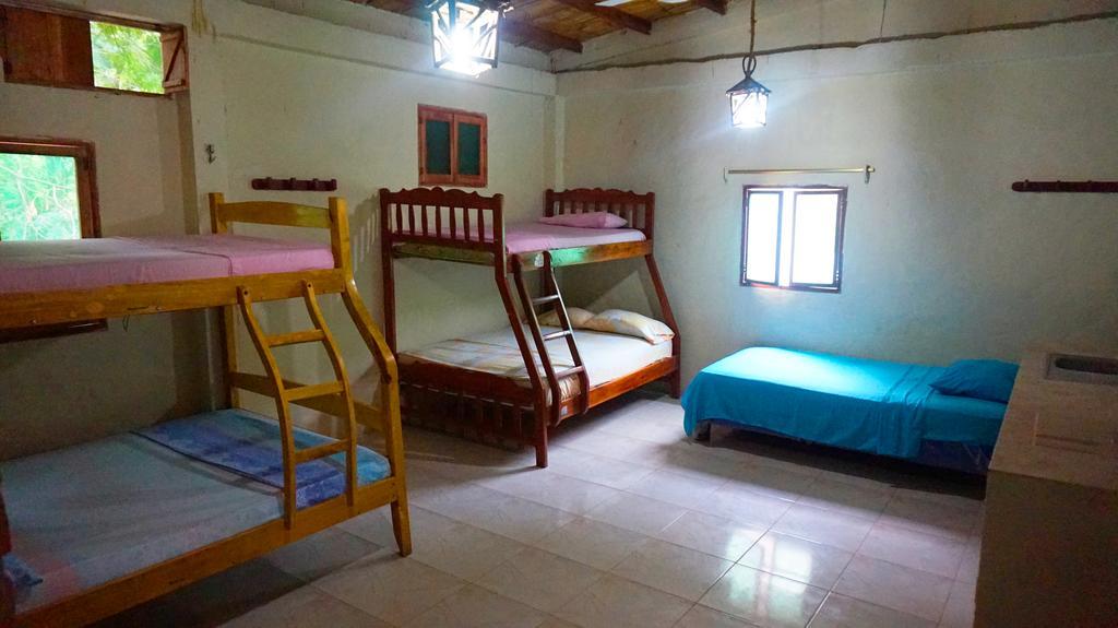 מונטניטה Hostal Mamacucha מראה חיצוני תמונה
