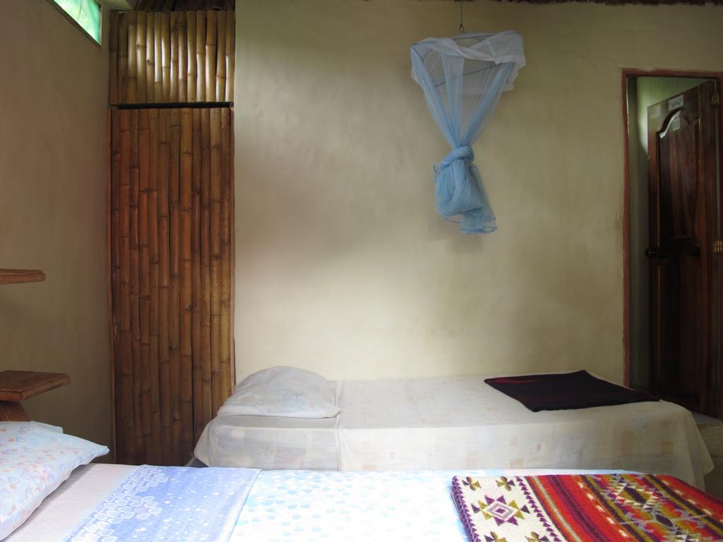 מונטניטה Hostal Mamacucha מראה חיצוני תמונה