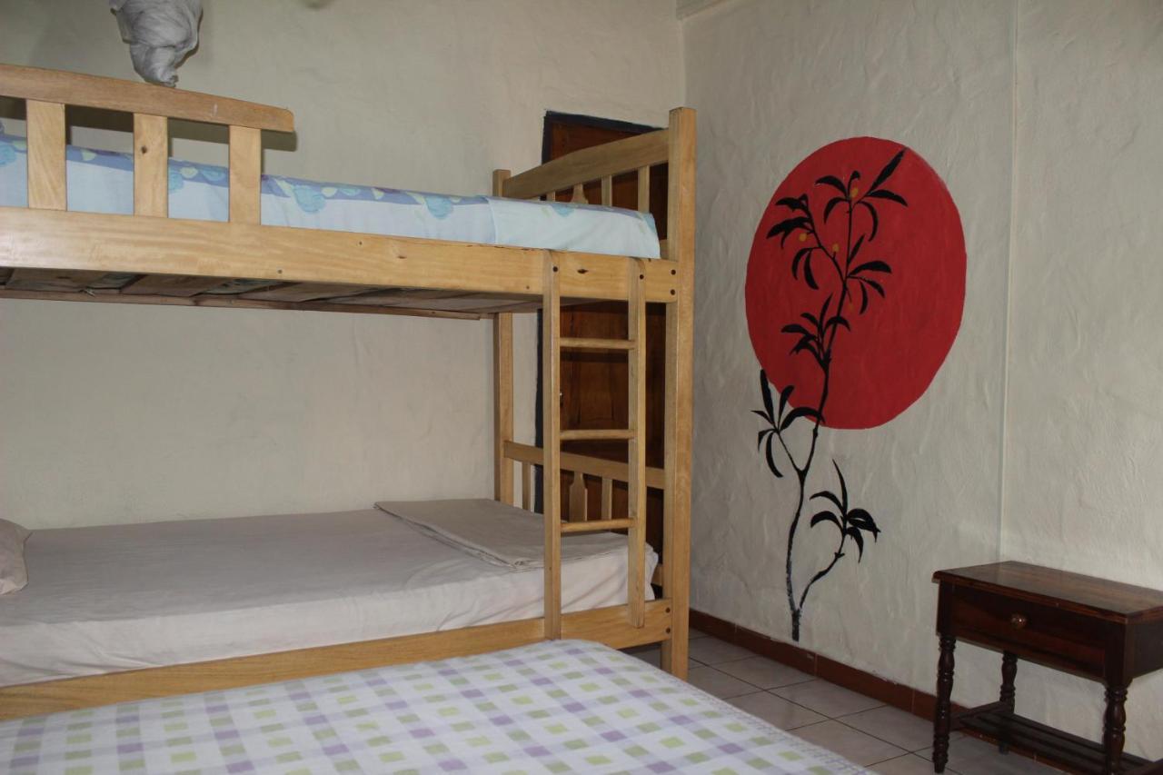 מונטניטה Hostal Mamacucha מראה חיצוני תמונה